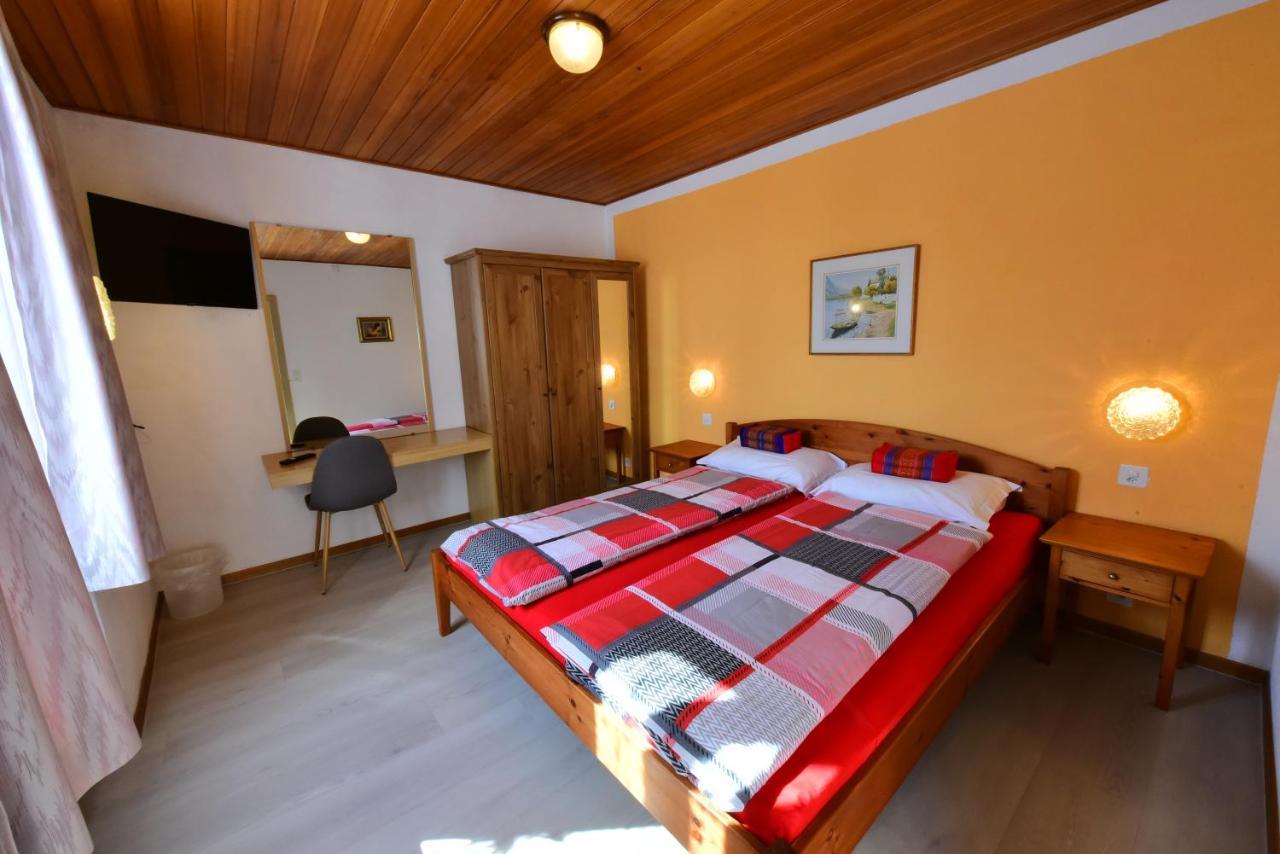 Hotel Pensione Serena Purasca Exteriör bild
