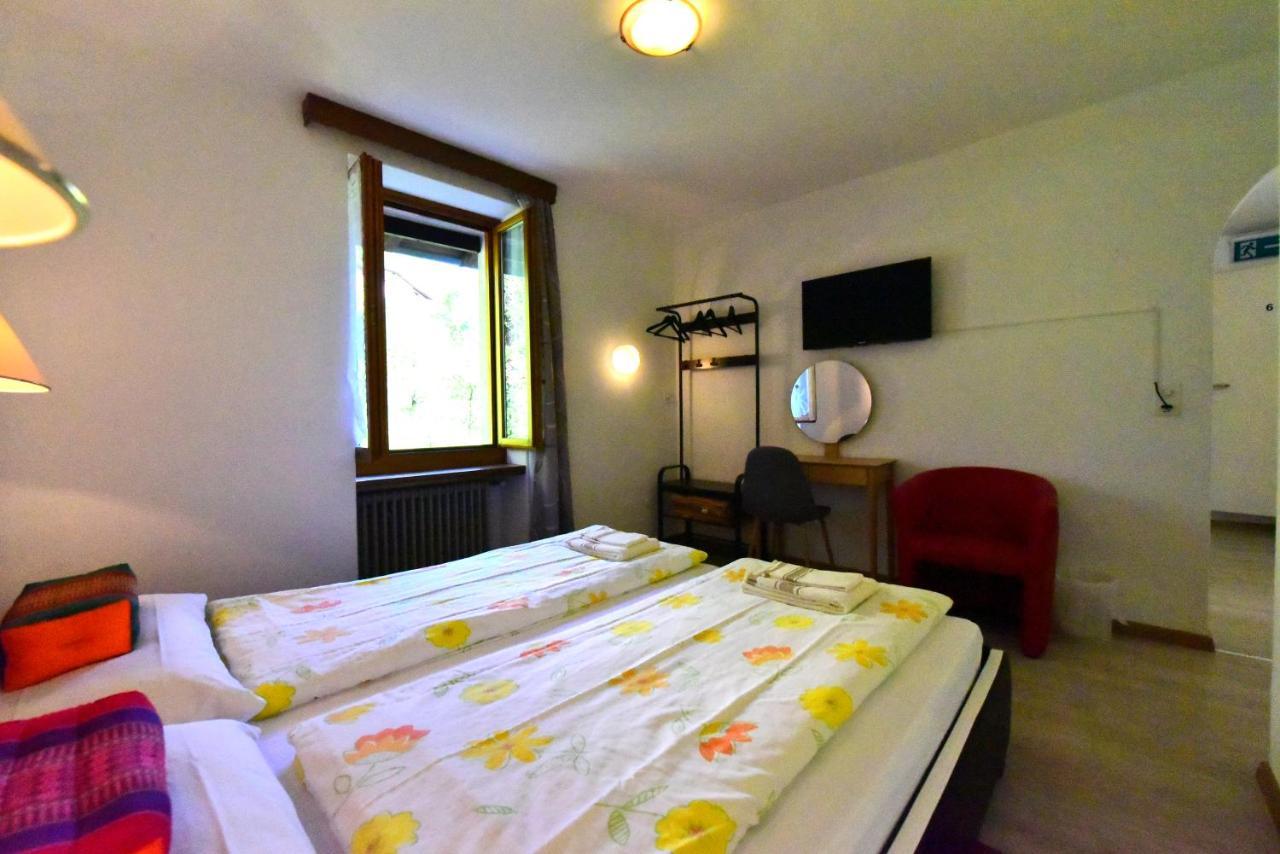 Hotel Pensione Serena Purasca Exteriör bild