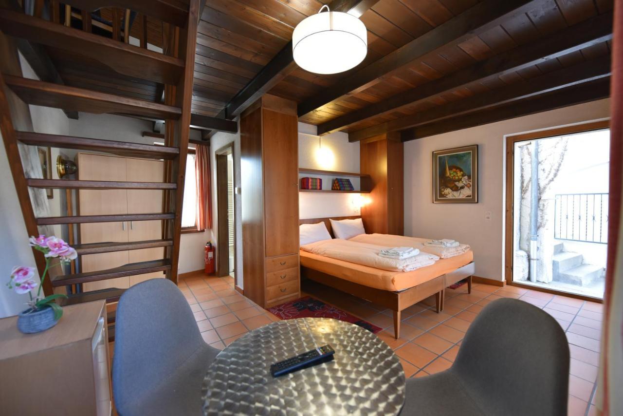 Hotel Pensione Serena Purasca Exteriör bild